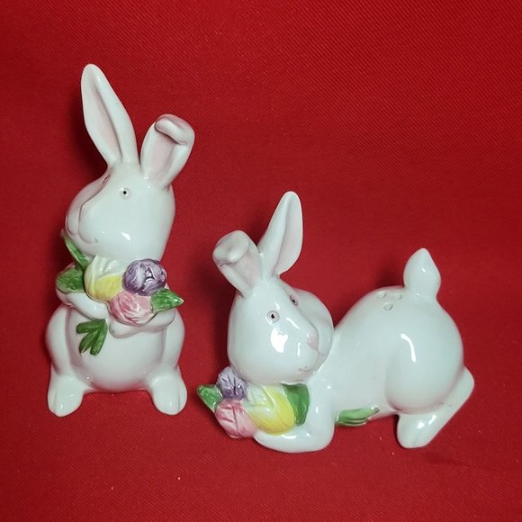 Omnibus Bunny Rabbit Salt & Pepper Shaker Set - Picture 7 of 12